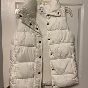 White old navy puffer vest
